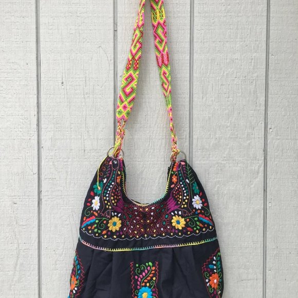 Handmade Floral Embroidered Mexican Satchel Morral Bag - Bolsa Bordada Mexicana - Picture 3 of 4